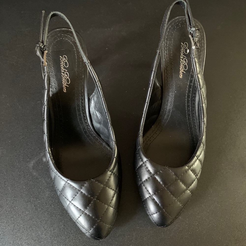Brooks Brothers Black Leather Quilted Pumps Size 7 - Picture 2 of 8